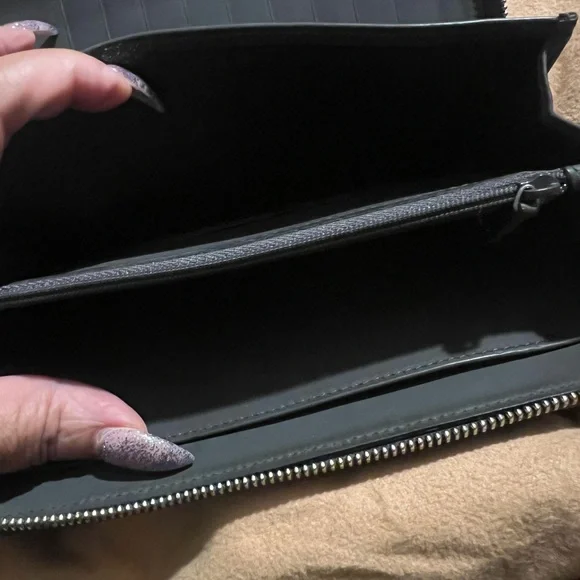 Gucci Dark Gray Leather Zip Wallet - Picture 5 of 12